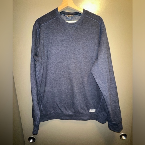 Eddie Bauer blue crewneck sweater - Picture 1 of 3